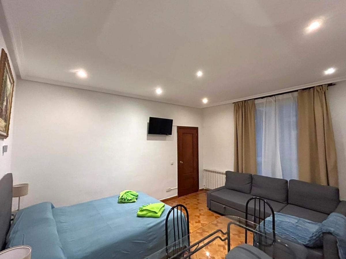 Habitaciones Figueroa Madrid Exterior foto